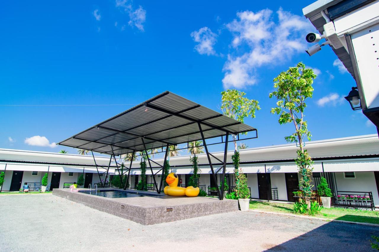 Oyo 533 Runya Poolvilla Prachuap Khiri Khan Exterior photo